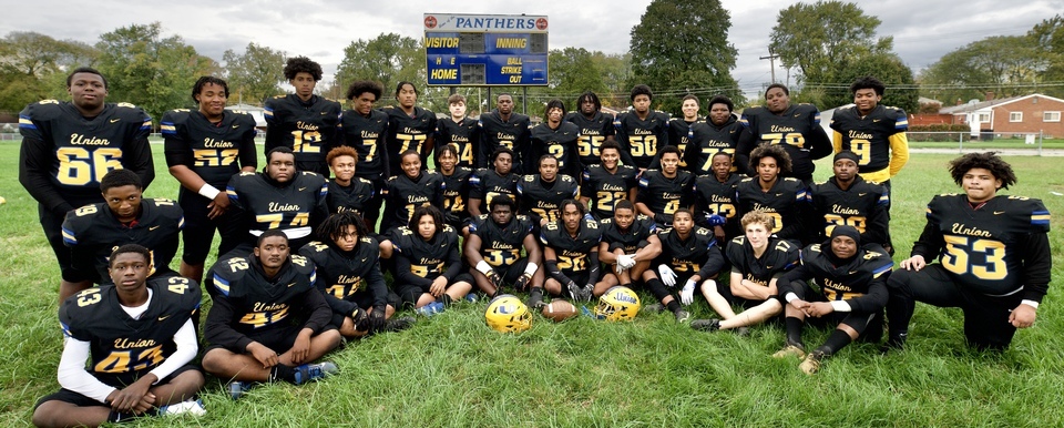Redford Union 2021-2022 Football team